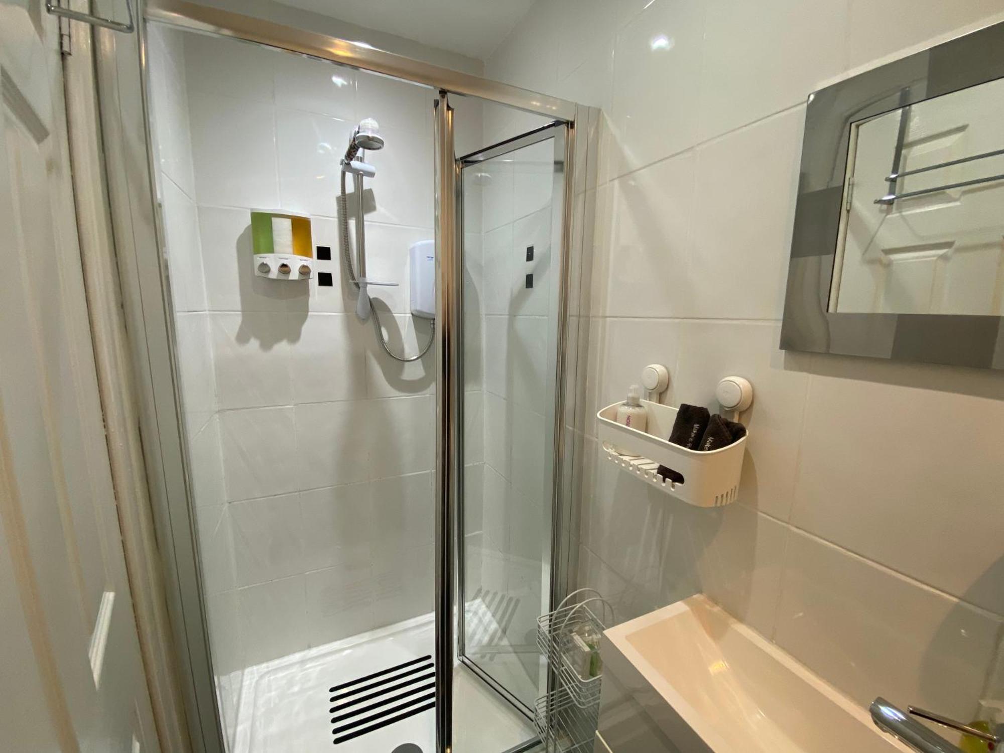 Peacock Guest House Largs Bagian luar foto