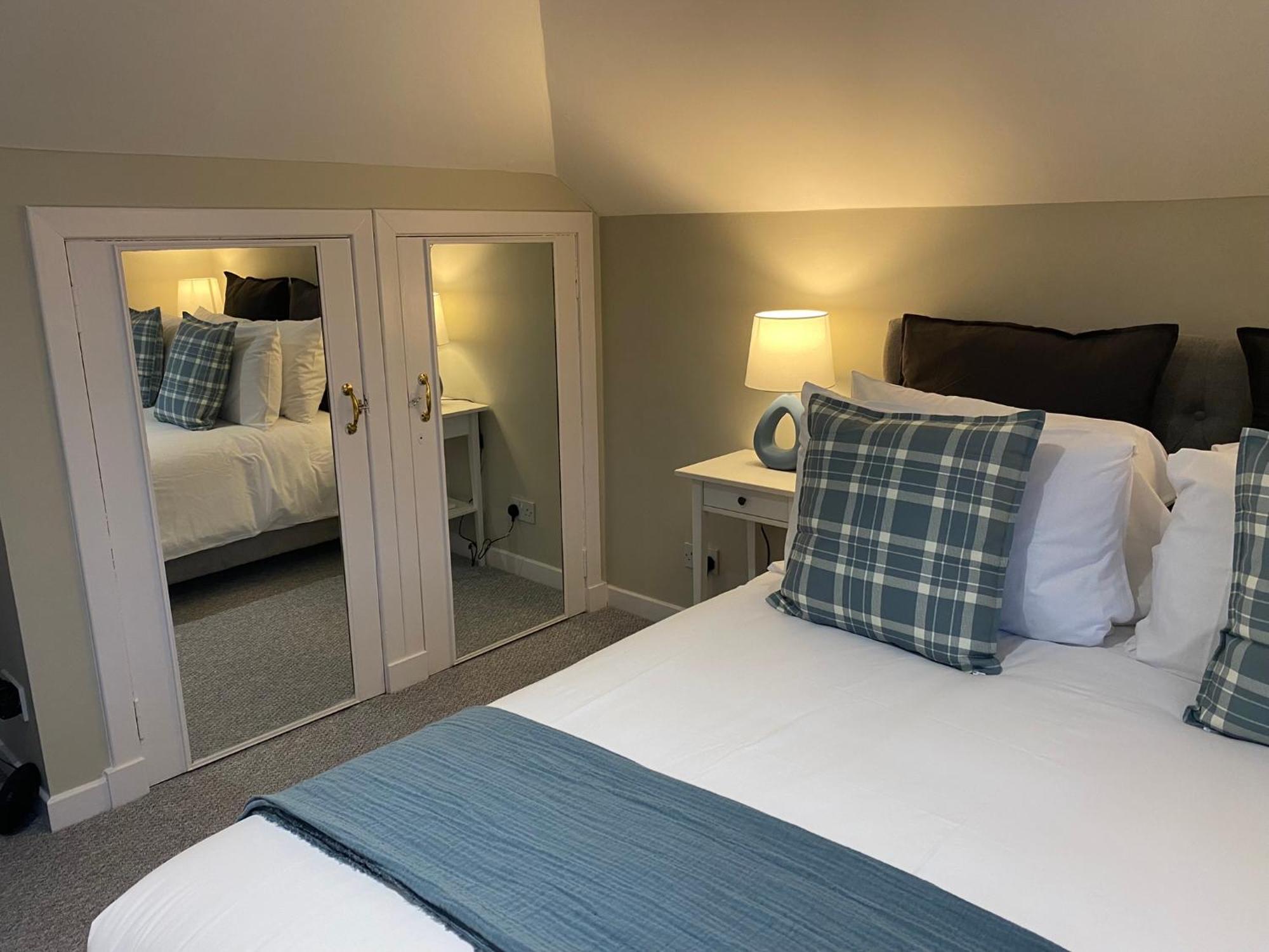 Peacock Guest House Largs Bagian luar foto