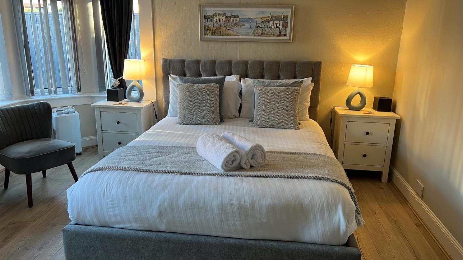 Peacock Guest House Largs Bagian luar foto